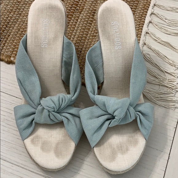 Shoes - 💙3 for $15💙 Soludos straw wedges